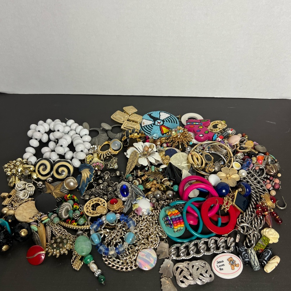 Crafter’s Lot of Repurposed Jewelry 2+ Pounds